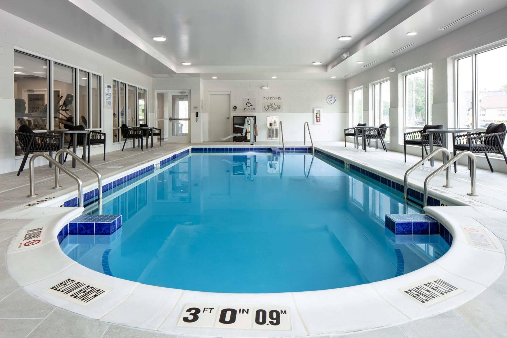 Towneplace Suites By Marriott Milwaukee West Bend Luaran gambar