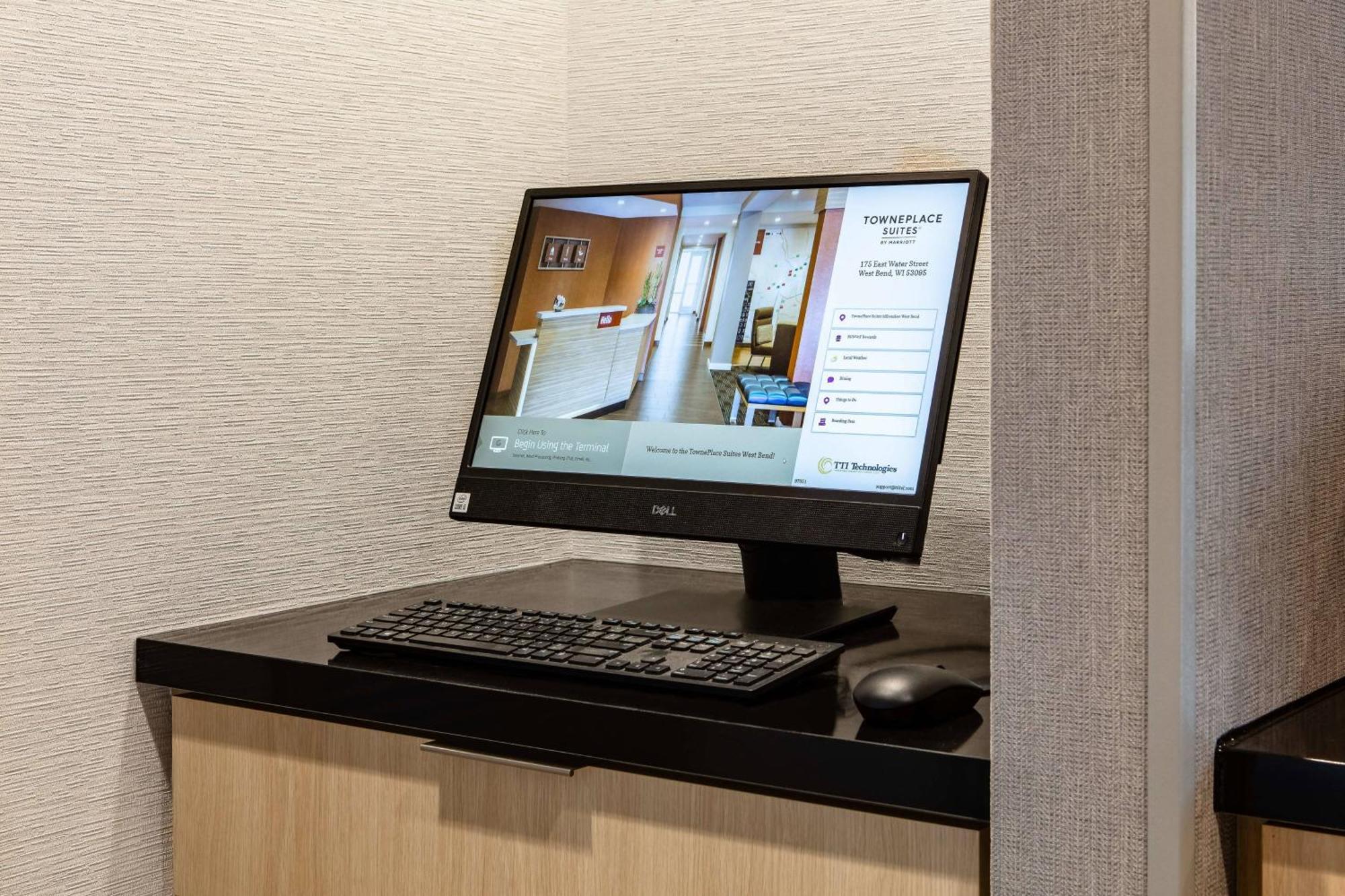 Towneplace Suites By Marriott Milwaukee West Bend Luaran gambar
