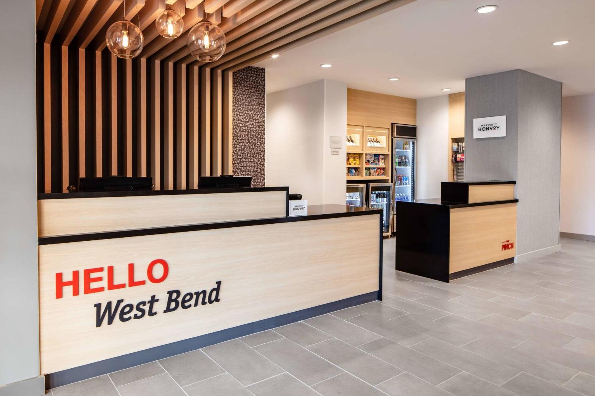 Towneplace Suites By Marriott Milwaukee West Bend Luaran gambar